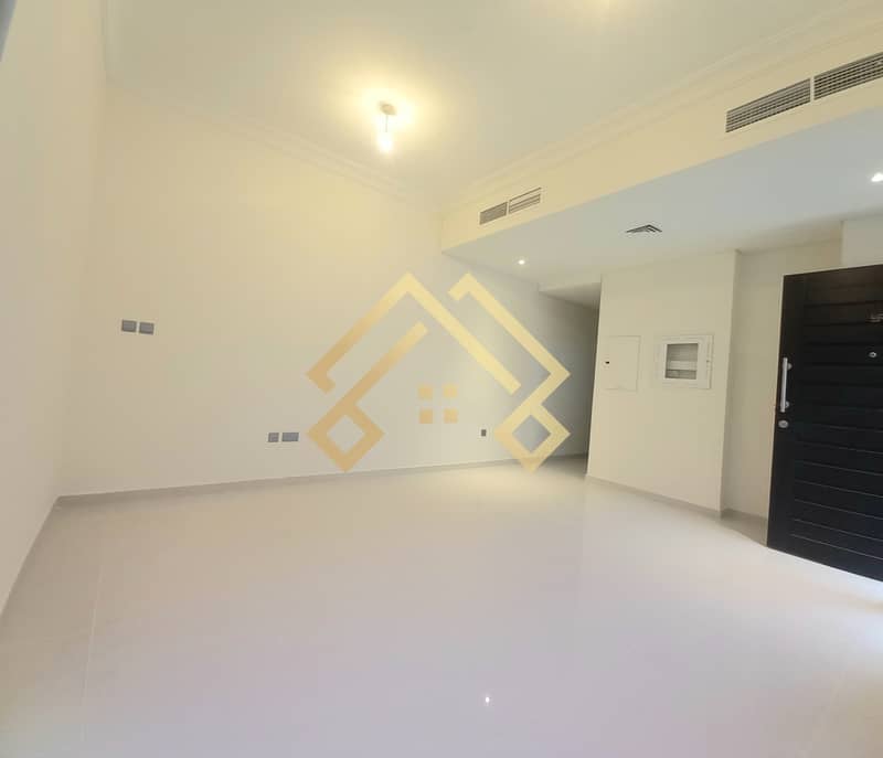 6 Single Row | 3bhk  | Front of Mall.