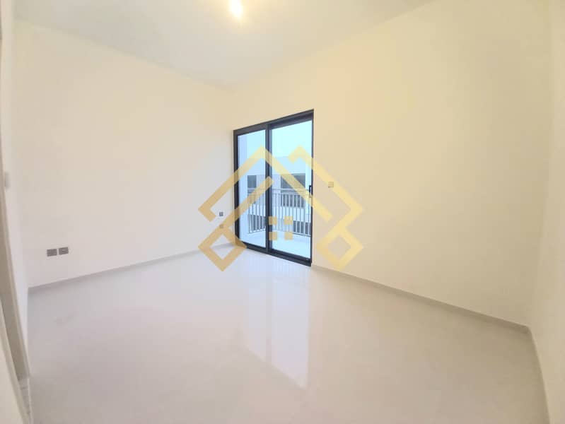 7 Single Row | 3bhk  | Front of Mall.