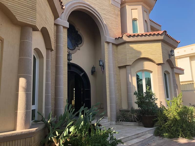4 Exclusive  4 BR Maid Villa with Private  Swimming pool and Garden. .