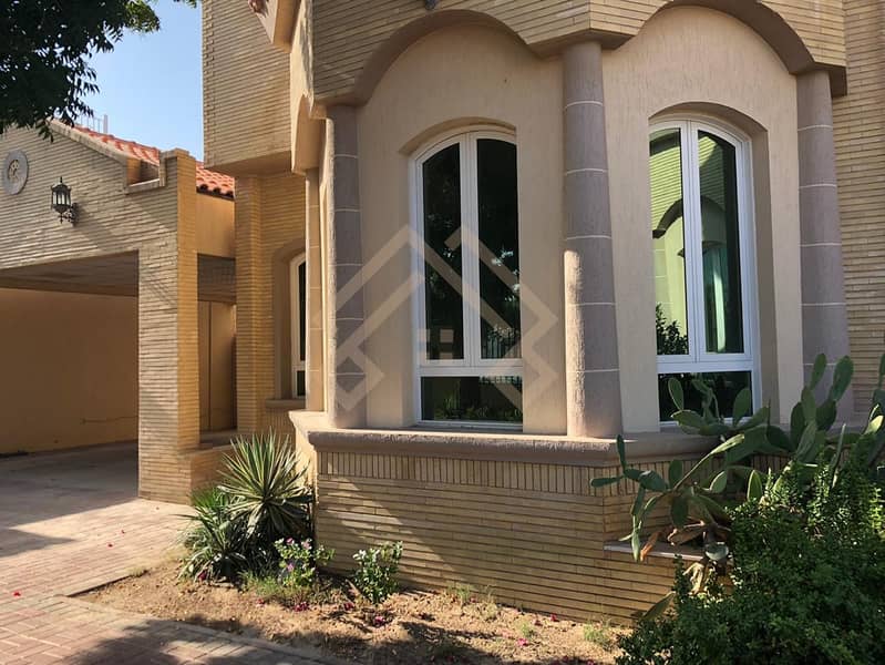 10 Exclusive  4 BR Maid Villa with Private  Swimming pool and Garden. .