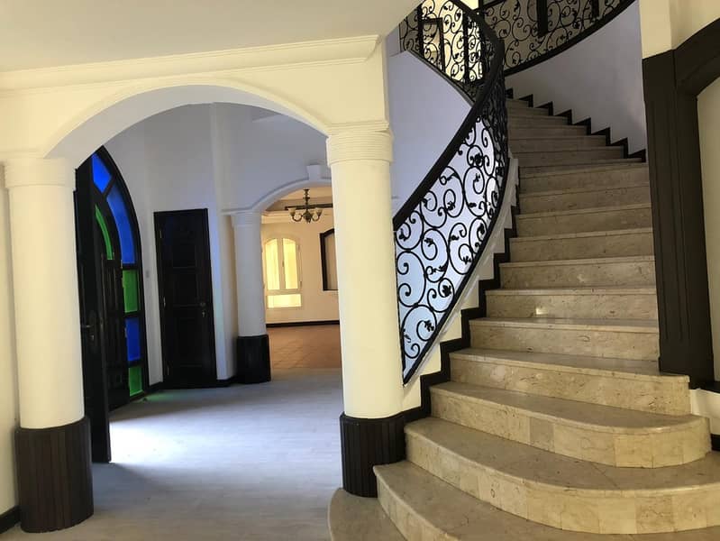 14 Exclusive  4 BR Maid Villa with Private  Swimming pool and Garden. .