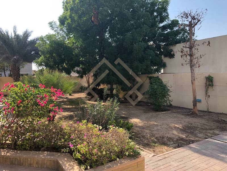 16 Exclusive  4 BR Maid Villa with Private  Swimming pool and Garden. .