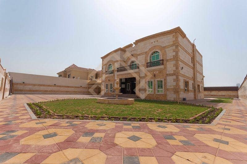 5 Bed Villa With Private Pool and Landscaped Garden.