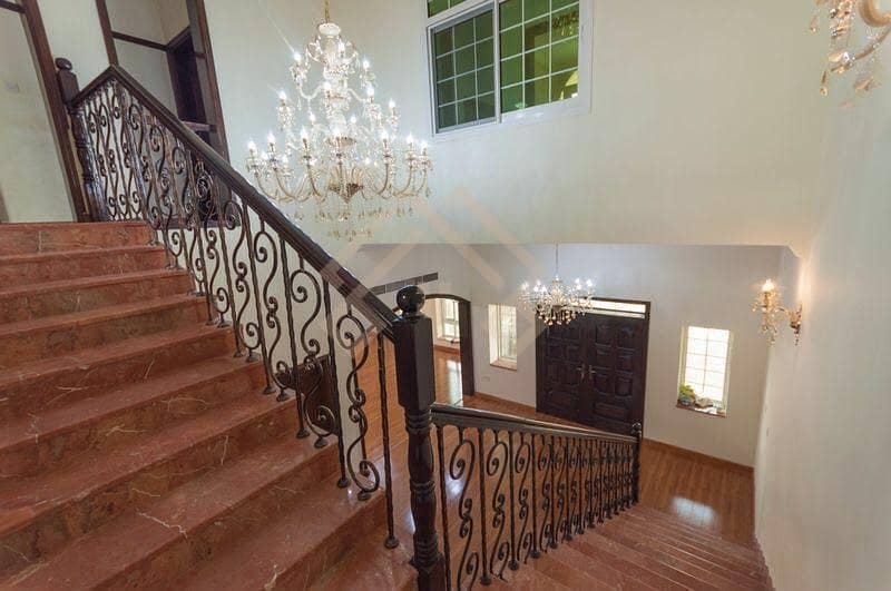 3 5 Bed Villa With Private Pool and Landscaped Garden.
