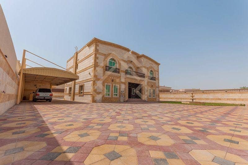 5 5 Bed Villa With Private Pool and Landscaped Garden.