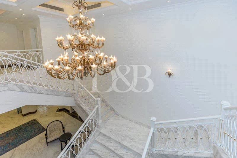 8 Opposite The Beach - Upgraded - Elevator