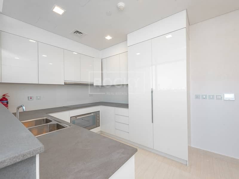 6 Spacious | 3 Bed | 1 Month Free | No Commission