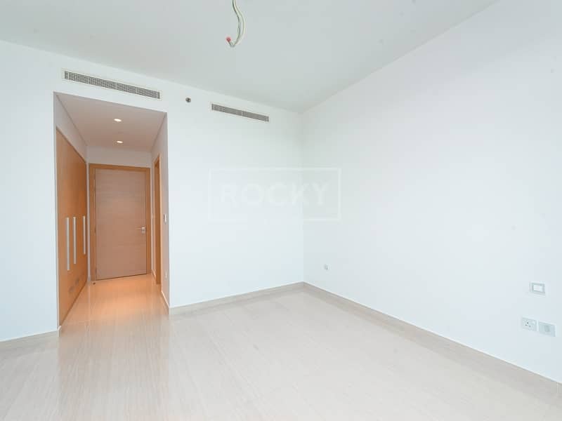 11 Spacious | 3 Bed | 1 Month Free | No Commission