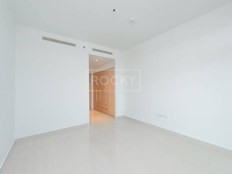 13 Spacious | 3 Bed | 1 Month Free | No Commission