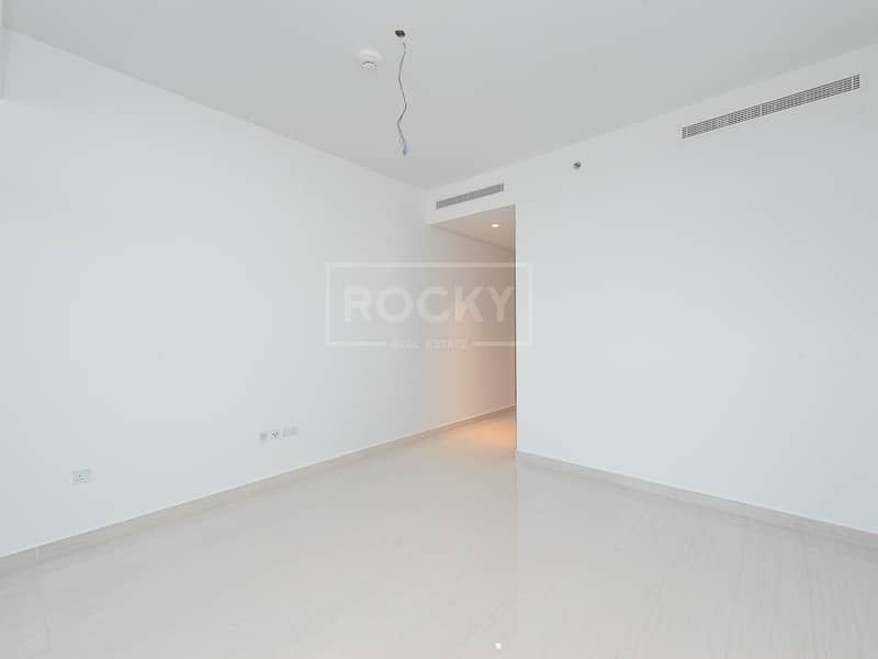 16 Spacious | 3 Bed | 1 Month Free | No Commission