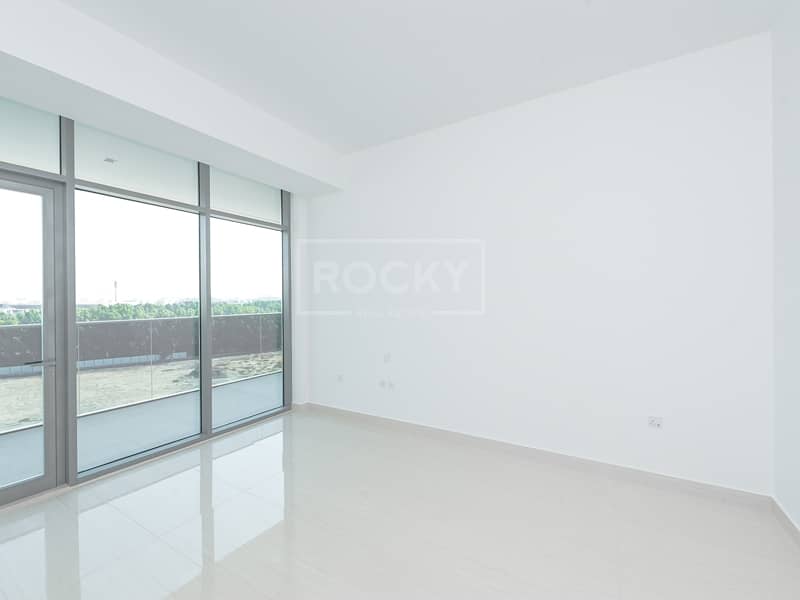 19 Spacious | 3 Bed | 1 Month Free | No Commission