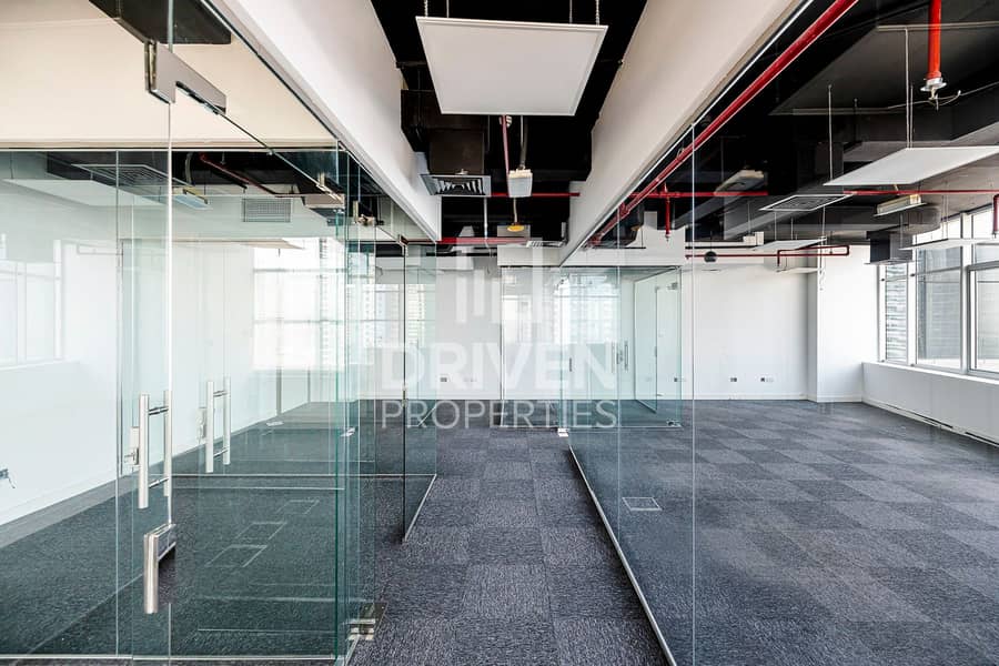 Partitioned Office | Corner with Skyline View