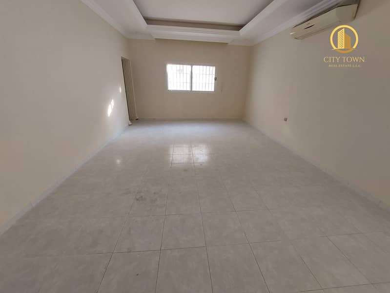 Spacious 5 bedroom villa with Hall, Majlis, huge size lawn/ covered