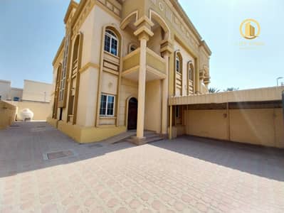 Central ac, gas!spacious 4bedroom villa Hall majlis maid room inside parking al jazzat sharjah