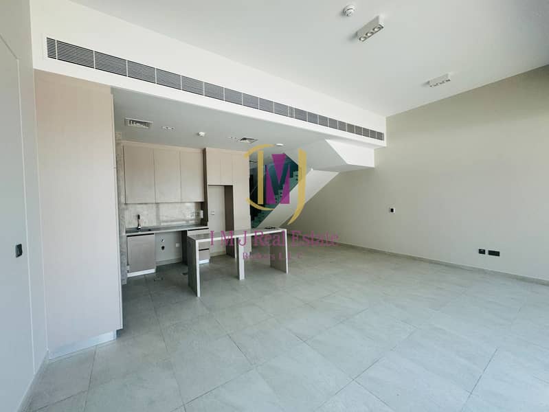 Aesthetic Villa 3Br Single Row HighEnd Finish