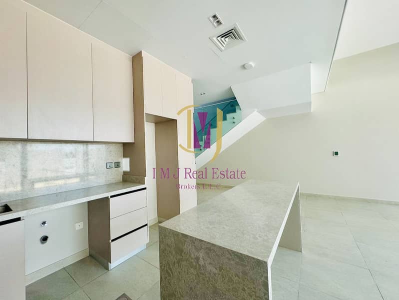 Aesthetic Villa 3Br Single Row HighEnd Finish