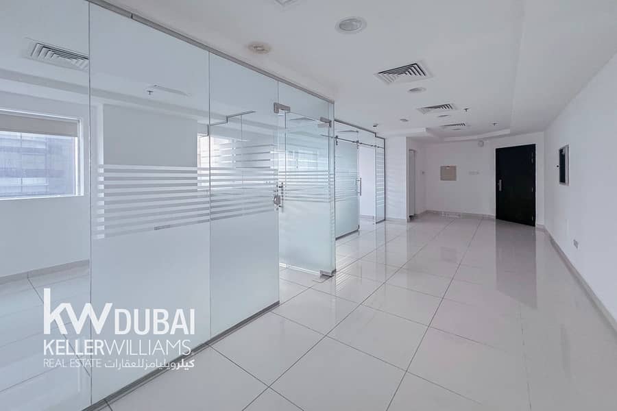 Офис в Аль Барша，Аль Барша 1，Йес Бизнес Тауэр, 108000 AED - 9573534