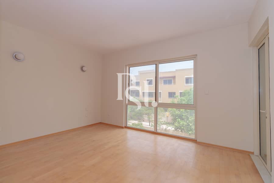 8 hemaim-townhouse-al-raha-garden-abu-dhabi-bedroom (10). JPG