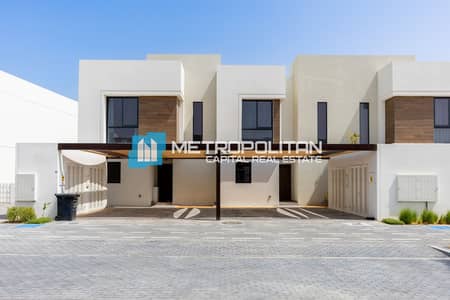 2 Bedroom Townhouse for Sale in Yas Island, Abu Dhabi - Single Row | Community View | Premium Location