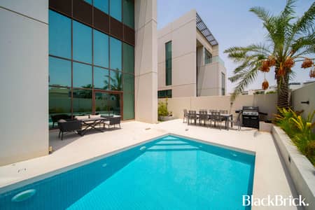 Stunning Pool | Landscaped Garden | Skyline Views