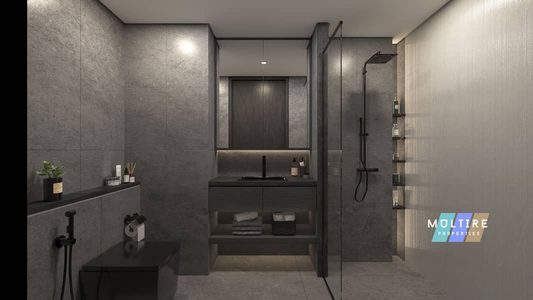 6 Master Bathroom. jpg