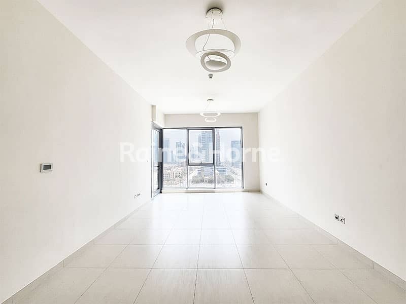 Bright | Vacant | Large | Close to Dubai Mall