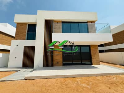 Natural Beauty | Spacious 4BD+Maid Villa | Balcony