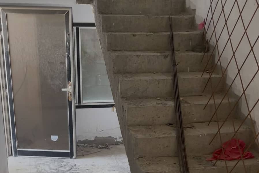 only for locals and GCC villa for sale in abu hail dubai 70 ready with