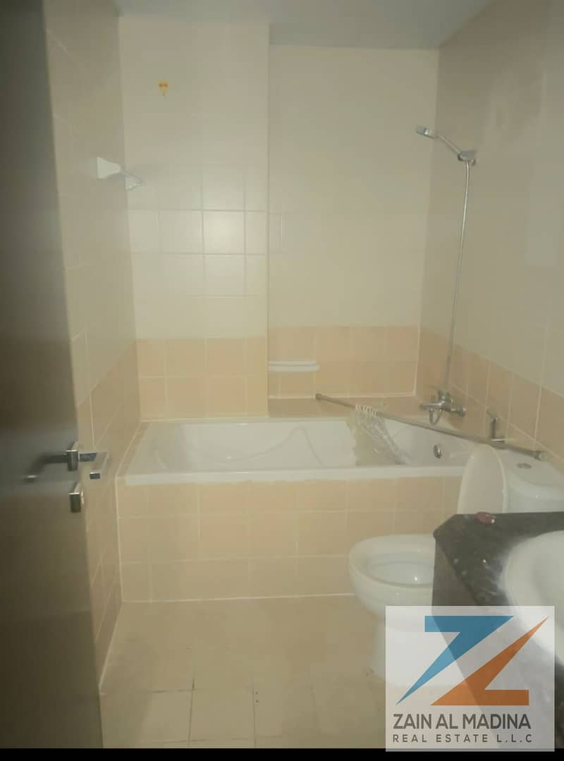 STUDIO /FURNISHED /VACANT/4 CHEQUES