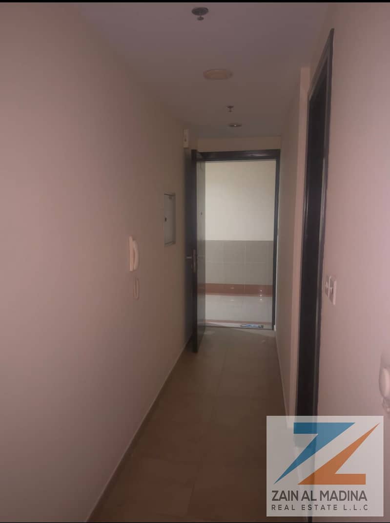 STUDIO /FURNISHED /VACANT/4 CHEQUES