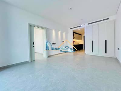 Studio for Rent in Bur Dubai, Dubai - VaNTjot1nzW8SSWT5U1i9Y5Ct4HwsurRcxubrd35