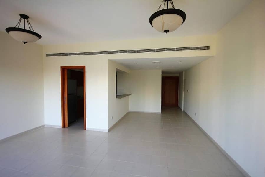 3 Vacant | 2 Bed + Study | Pool View | Well Kept
