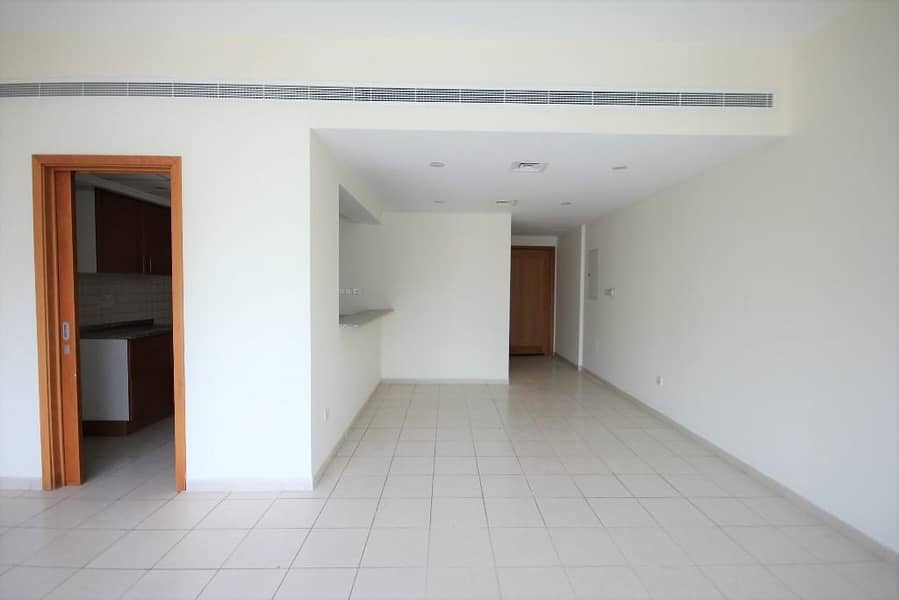 4 Vacant | 2 Bed + Study | Pool View | Well Kept