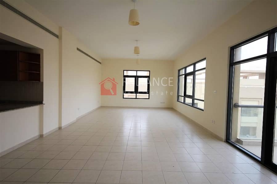 2 Large 3 Bedroom + Study - 2 Parking -Chiller Free