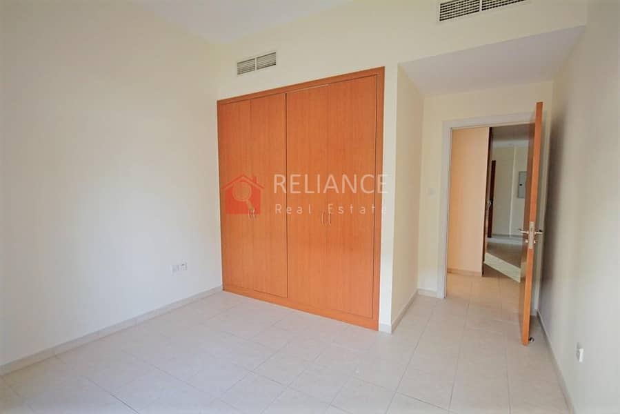 9 Large 3 Bedroom + Study - 2 Parking -Chiller Free