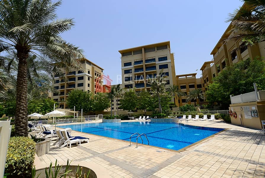 16 Large 3 Bedroom + Study - 2 Parking -Chiller Free