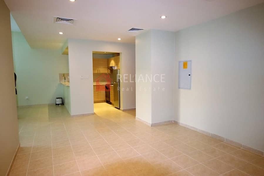 3 Private Garden | 3 Bedrooms + Laundry | 1 Parking.