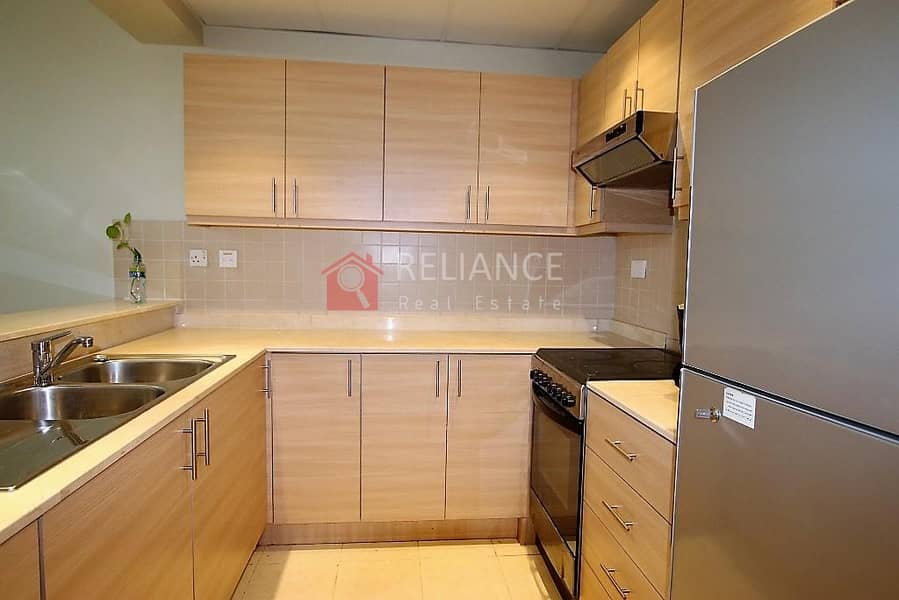 5 Private Garden | 3 Bedrooms + Laundry | 1 Parking.