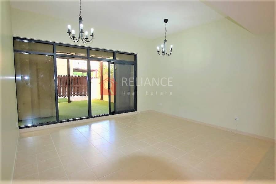 7 Private Garden | 3 Bedrooms + Laundry | 1 Parking.