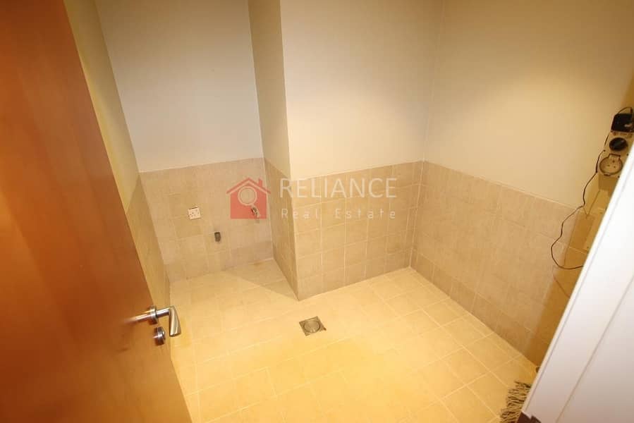 11 Private Garden | 3 Bedrooms + Laundry | 1 Parking.