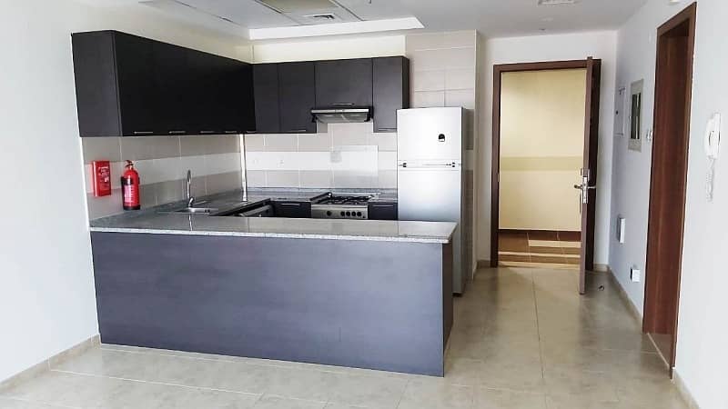 7 Plus One Month Free | Pool View| Kitchen appliances