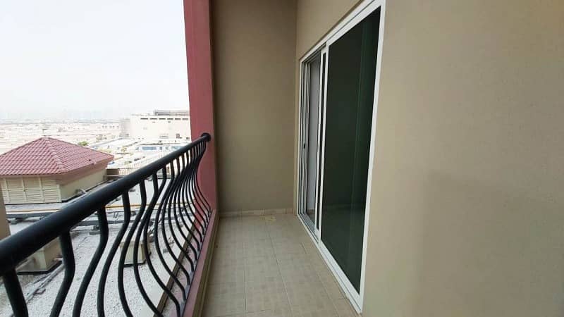 8 Plus One Month Free | Pool View| Kitchen appliances