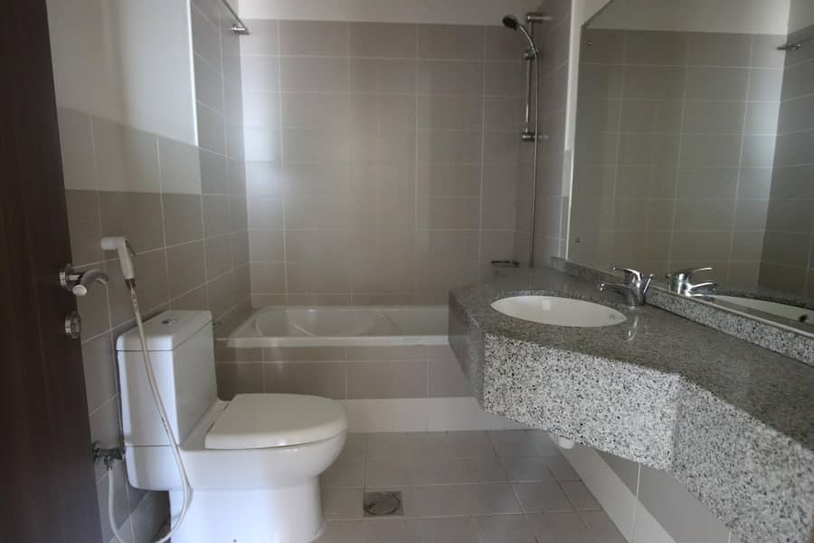 Good Sized 2Bedroom | With Balcony | Equipped Kitchen Good Sized 2Bedroom | With Balcony | Equipped Kitchen