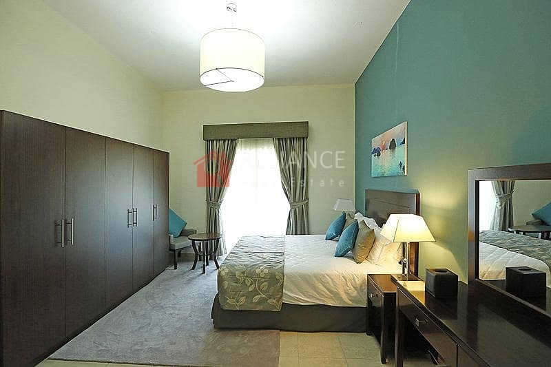 2 Fully Equipped Kitchen |Pool View | Middle Unit |1BR+Blcny