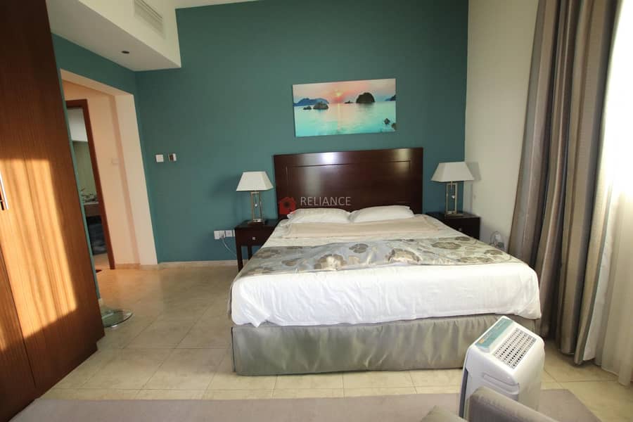 5 Fully Equipped Kitchen |Pool View | Middle Unit |1BR+Blcny