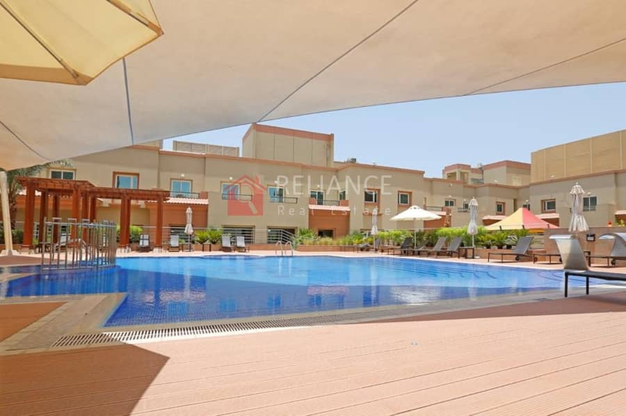 9 Fully Equipped Kitchen |Pool View | Middle Unit |1BR+Blcny