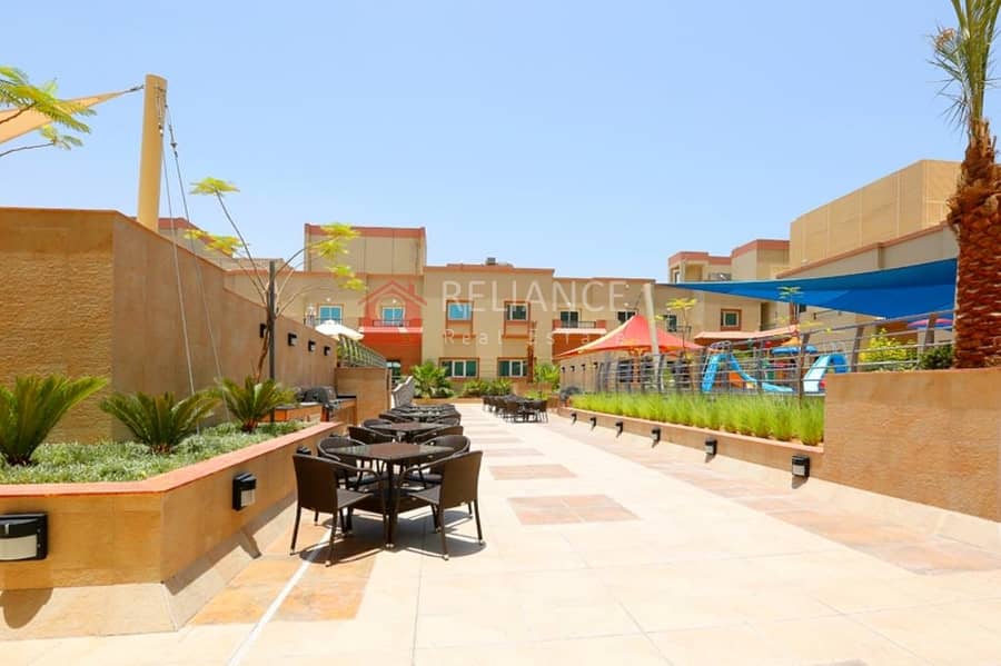 16 Fully Equipped Kitchen |Pool View | Middle Unit |1BR+Blcny
