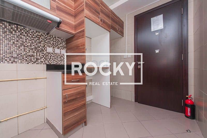 8 1 B/R | Balcony