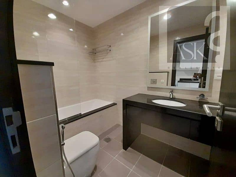 11 Celestia AG33 Bathroom. jpg