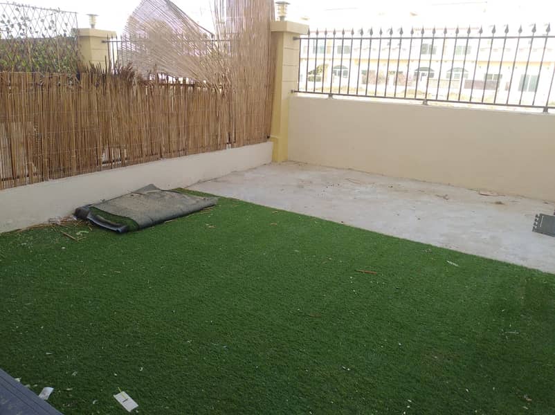 Spacious two bedroom villa with big yard, 3 baths for rent